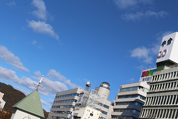 街と空